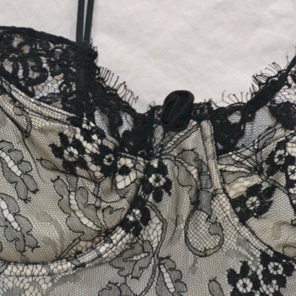 Vintage 1990s Victoria's Secret 100% SILK Ivory/Black Lace Night Gown Gold Tag M - Picture 5 of 16